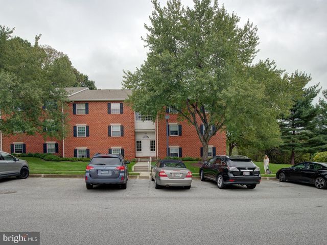 $259,900 | 100 Castletown Road, Unit 302 | Mays Chapel