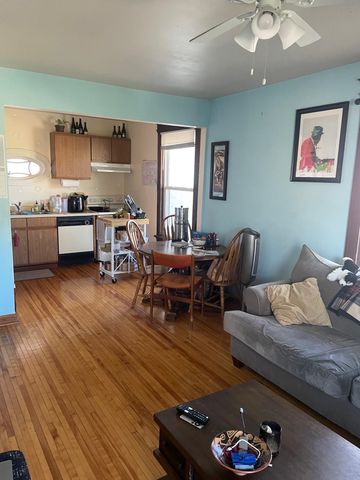 $1,575 | 1051 East Johnson Street, Unit 2 | Tenney-Lapham