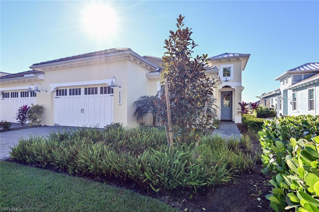 a view of a back yard of the house