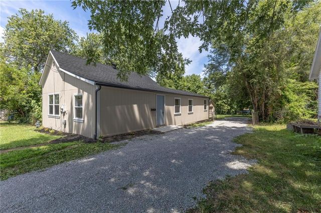 $199,900 | 1605 Northwest Vesper Street | Blue Springs