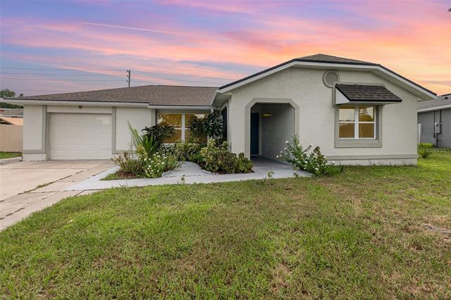 $399,995 | 166 La Paz Drive | Buenaventura Lakes