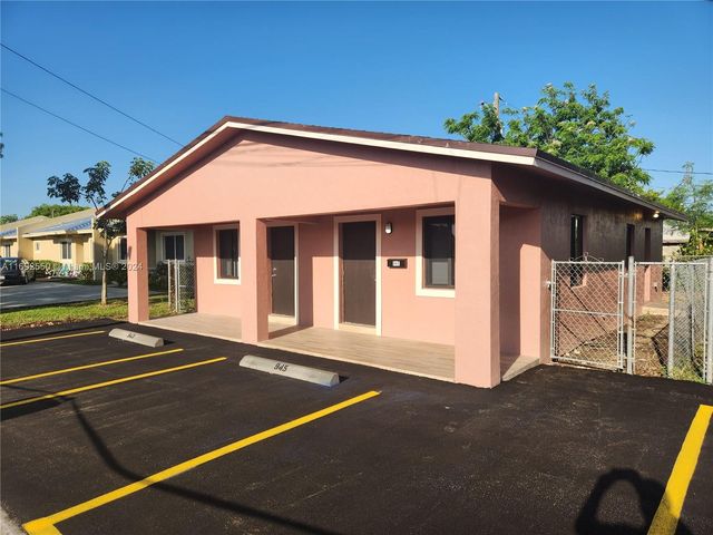 $1,700 | 945 Northwest 9th Avenue | Florida City