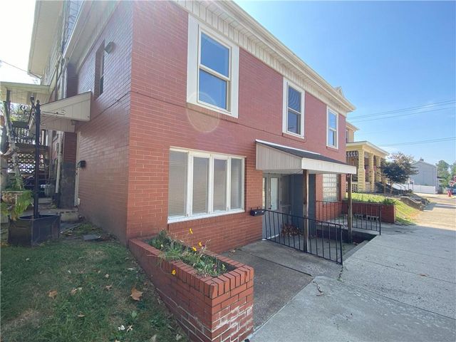 $725 | 207 Thompson Street, Unit 2F | Latrobe