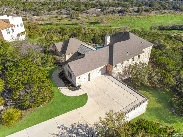 $1,100,000 | 39 Trophy Ridge | Stone Oak