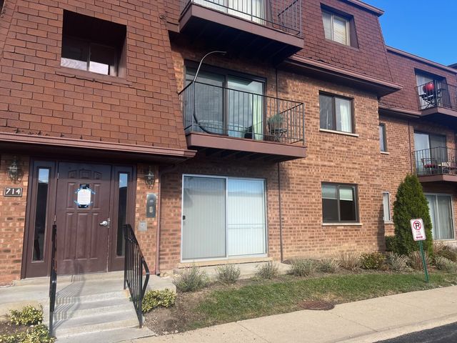 $219,000 | 714 Cobblestone Circle, Unit B | Northfield Township - Cook County