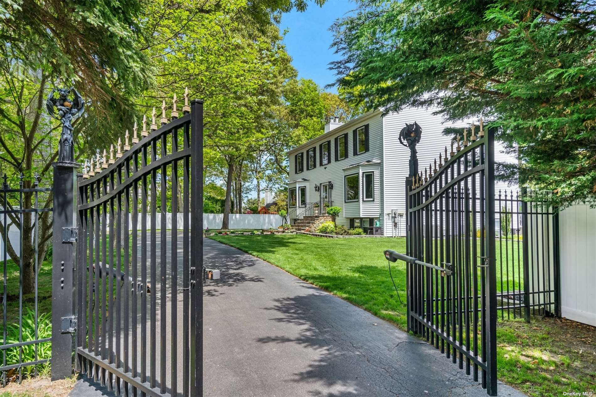 Private Gated Entryway