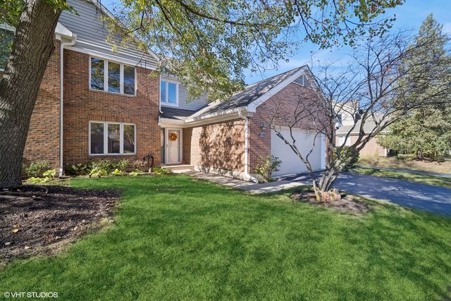 $390,000 | 1548 Courtland Drive, Unit 1548 | Arlington Heights