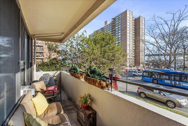 $325,000 | 7-04 166th Street, Unit 2C | Beechhurst