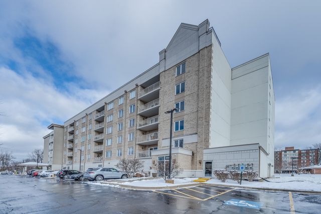 $2,600 | 2030 St Regis Drive, Unit 623 | Lombard