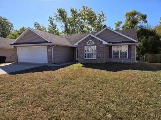 $265,000 | 1508 Stoneybrooke Drive | Warrensburg