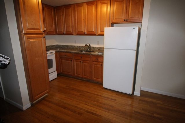 $1,525 | 320 Nesmith Street, Unit 24 | Belvidere