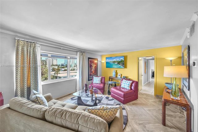 $508,000 | 720 Bayshore Drive, Unit 402 | Central Beach