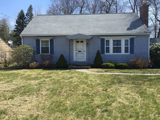 $299,900 | 18 Knollwood Drive | East Longmeadow