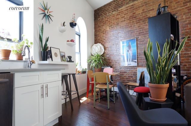 $5,200 | 16 Bedford Avenue, Unit 2A | Greenpoint