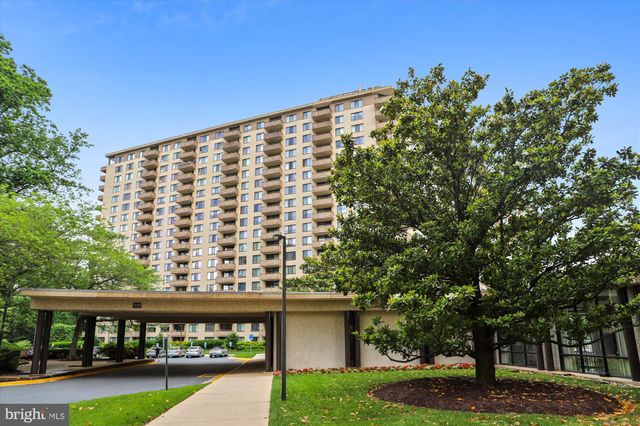 $550,000 | 5225 Pooks Hill Road, Unit 919S | Bethesda