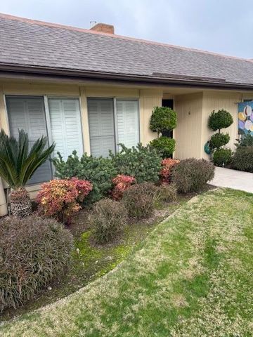 $299,950 | 945 South Clovis Avenue, Unit G | Sunnyside