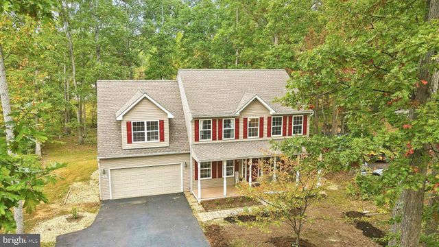 $465,000 | 107 7 Pines Drive | Lake of the Woods