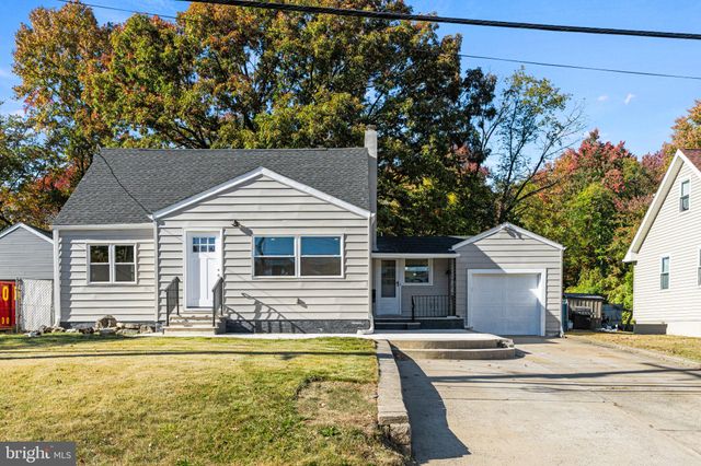 $449,900 | 45 Moon Drive | Levittown