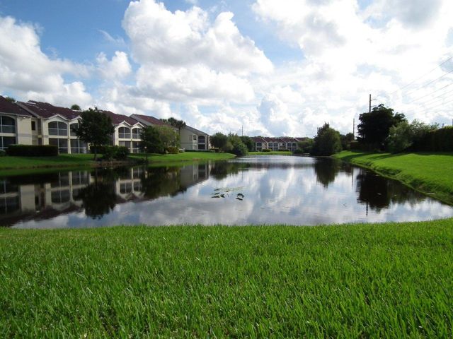 $210,000 | 815 West Boynton Beach Boulevard, Unit 4102 | Boynton Beach