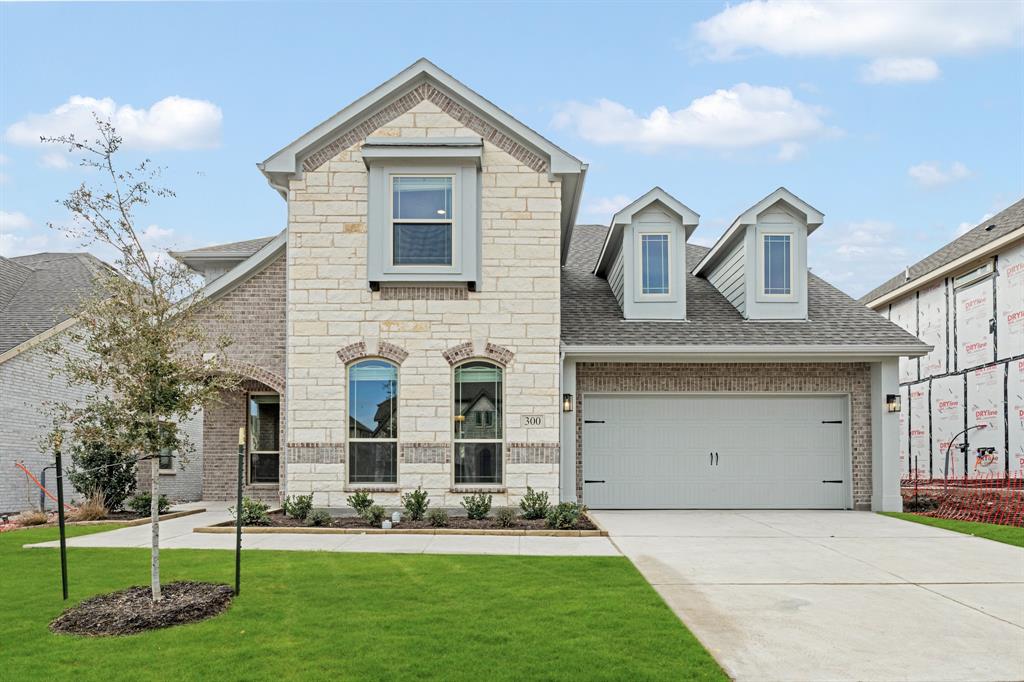 a front view of house with yard