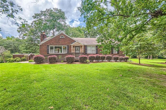 $400,000 | 428 Oak Hill Circle