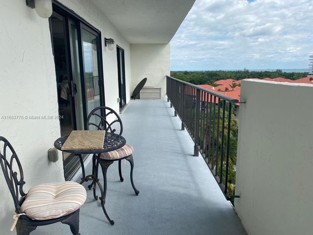 $799,000 | 77 Crandon Boulevard, Unit 9E | Key Biscayne