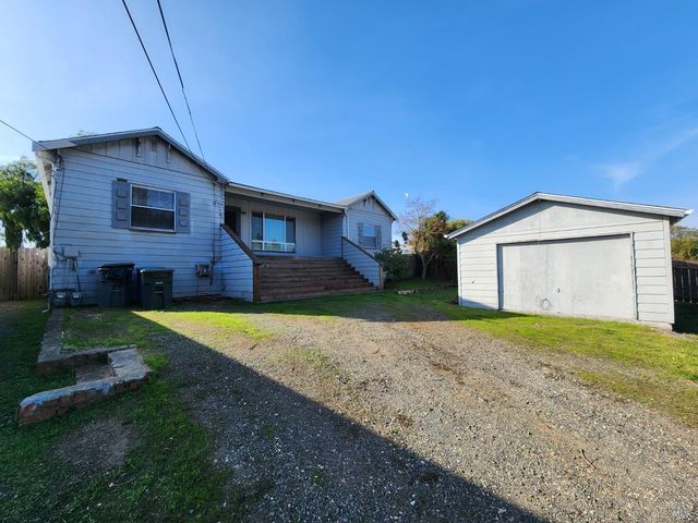 $2,400 | 1213 Warren Avenue, Unit A | Petaluma Subdivision