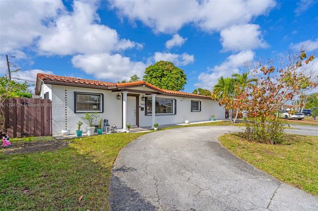 $824,999 | 1420 Southwest 91 Avenue | Coral Park Estates