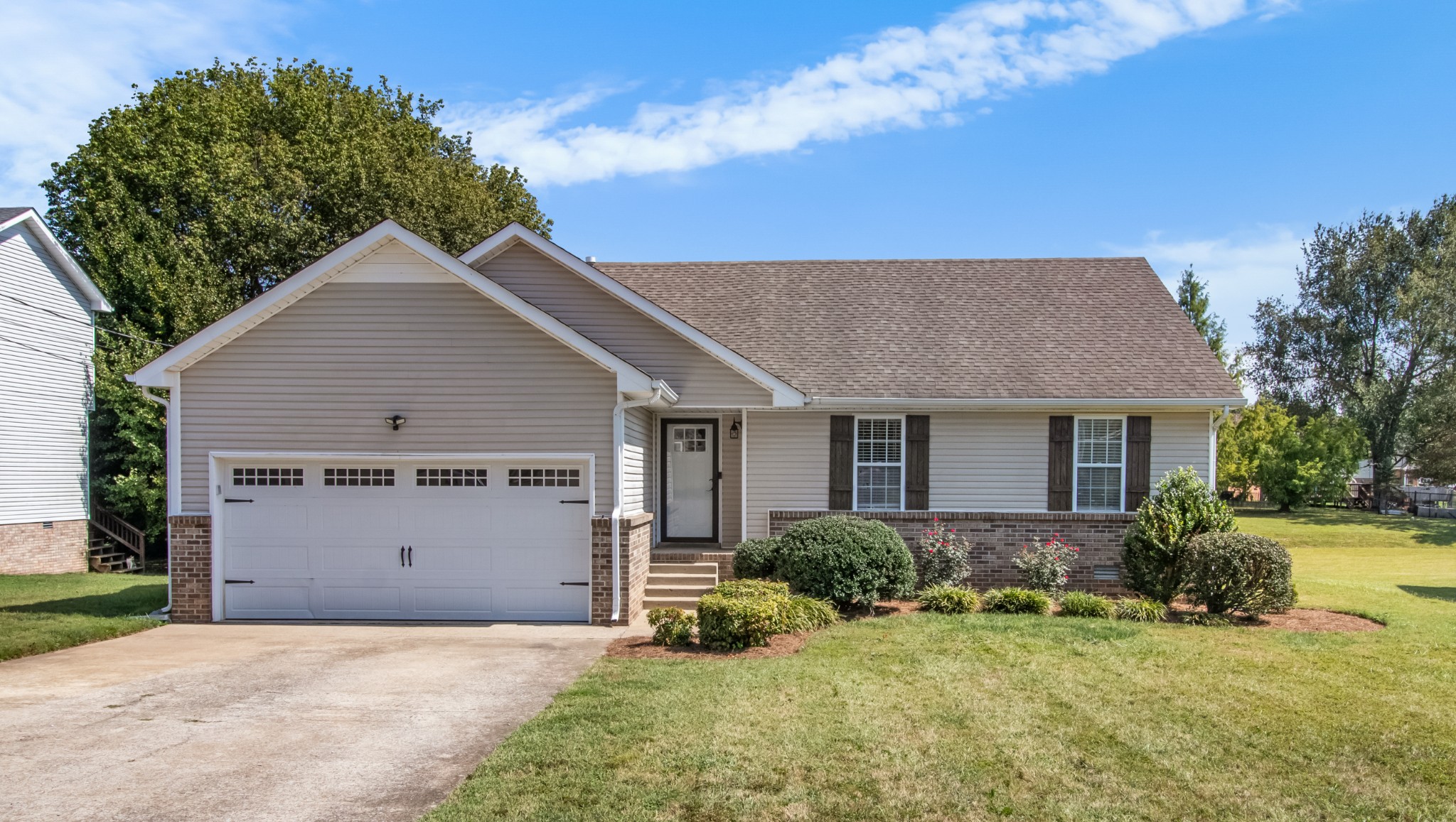 WELCOME HOME TO 3126 WHITETAIL DRIVE !