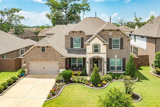 $483,954 | 202 Bentwater Lane | Clute