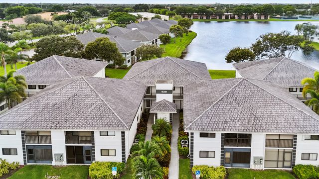 $285,000 | 15251 Lakes Of Delray Boulevard, Unit 329 | Kings Point