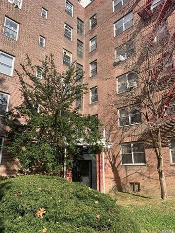 $328,800 | 147-37 38th Avenue, Unit C12 | Murray Hill - Flushing