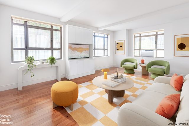 $995,000 | 2 Beekman Place, Unit 1B | Midtown East