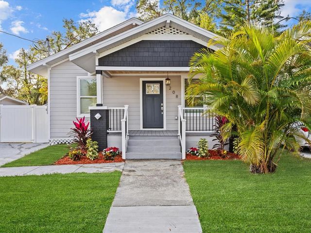 $649,900 | 208 West Alfred Street | Tampa Heights