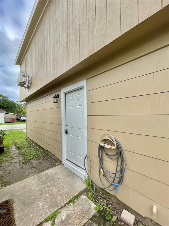 a view of a back yard of the house