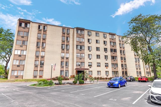 $167,500 | 9725 Karlov Avenue, Unit 502 | Oak Lawn