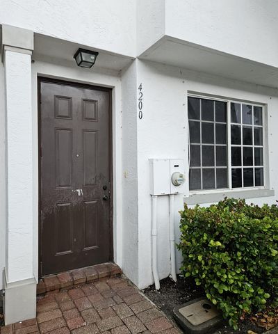 $274,900 | 4200 Napoli Lake Drive | Riviera Beach