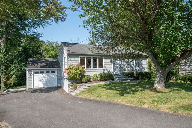 $459,000 | 17 Highland Park Drive | Danbury