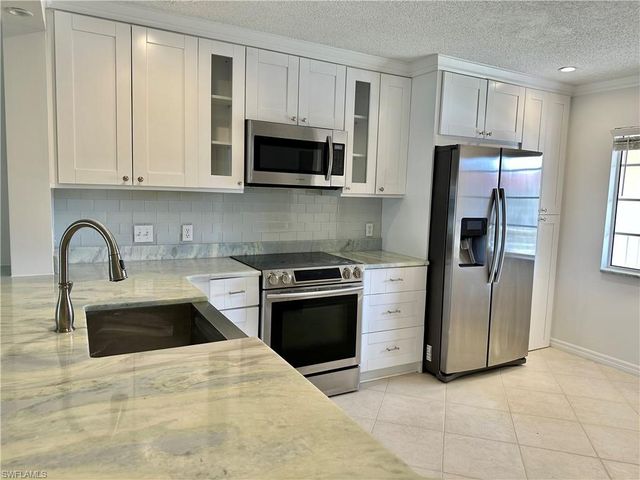 $2,400 | 7713 Jewel Lane, Unit 203 | North Naples