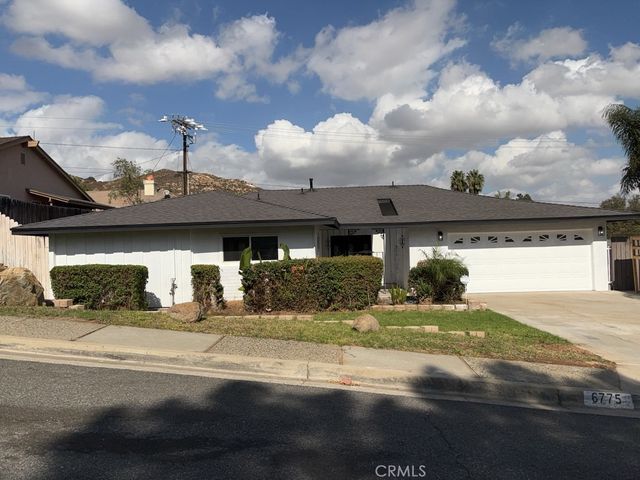 $3,295 | 6775 Ave De Palma | Rubidoux