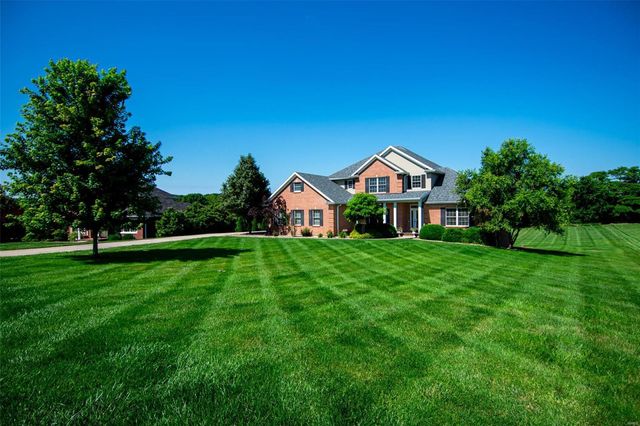 $685,000 | 301 Summerhill Drive | Marion Township - Cole County