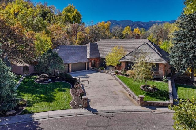 $2,500,000 | 735 South Bear Paw Lane | Broadmoor