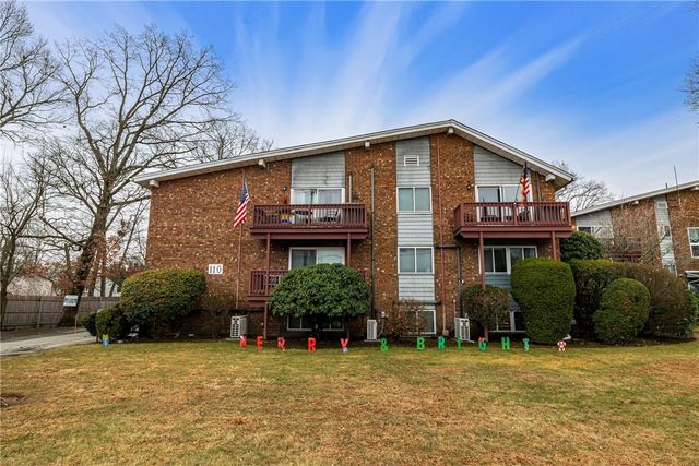 $234,500 | 110 Pilgrim Parkway, Unit 4 | Spring Green