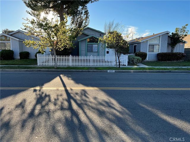 $3,200 | 1605 Huntington Street | West Huntington Beach