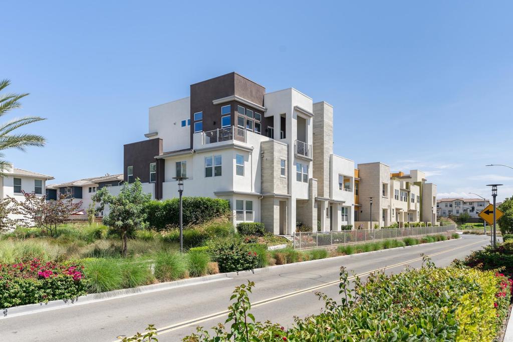 a house view with a outdoor space