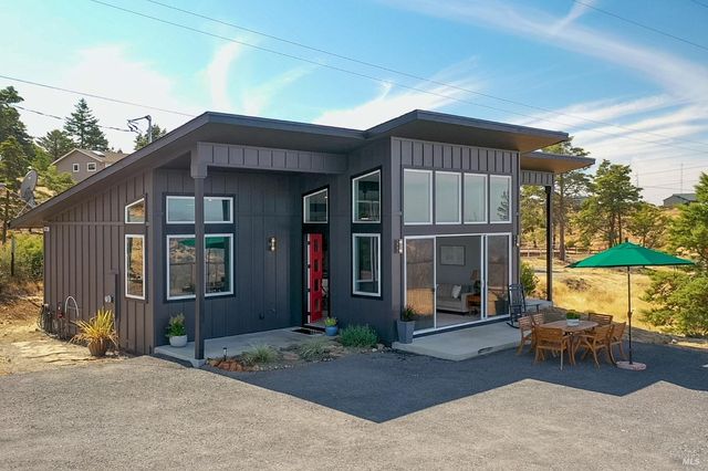 $899,000 | 1946 Los Alamos Road | Santa Rosa Northeast