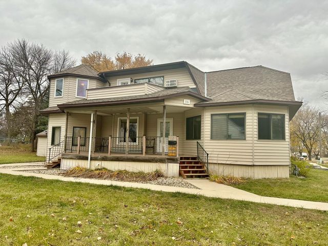 $247,000 | 316 Bernard Street Southeast | Willmar