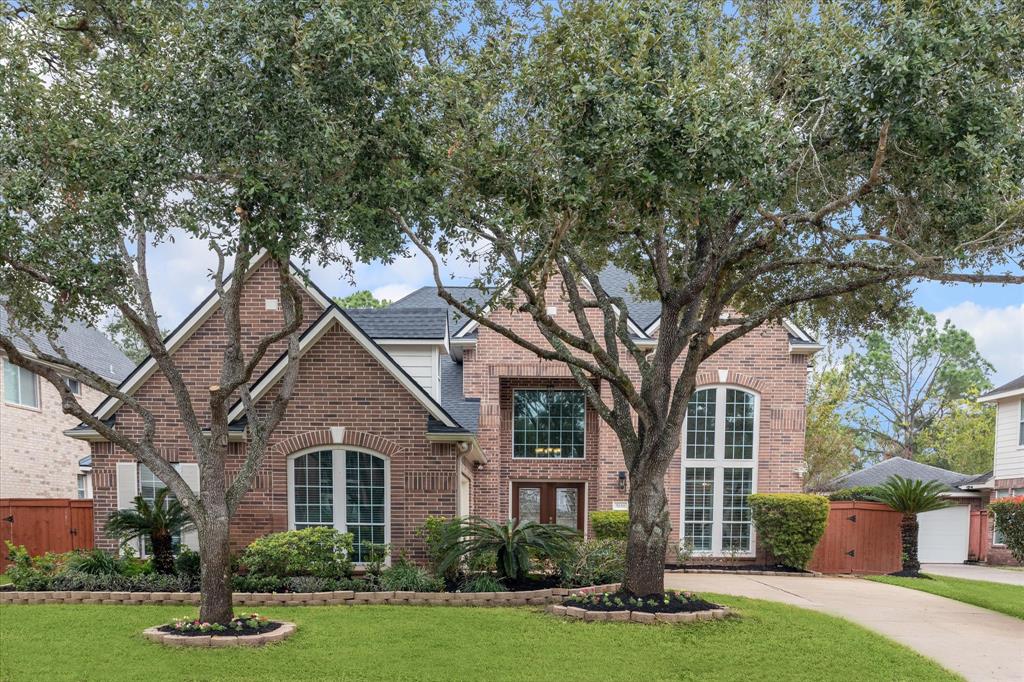 Welcome to 5618 Ballina Canyon Ln! A move-in ready 2-story backing to the greenbelt and with a brand new roof (November 2024) in Lakes on Eldridge North.