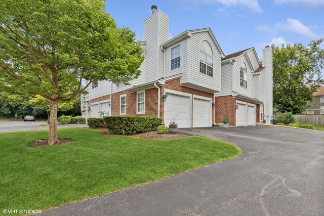 $329,900 | 819 Kalamazoo Circle | Vernon Hills