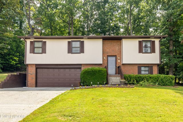 $345,000 | 2220 Richwood Drive | Fairview Heights